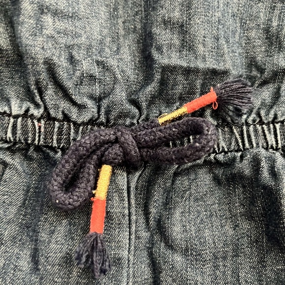 Cat & Jack soft denim romper with rainbow smocking size 7/8 M - Picture 3 of 5